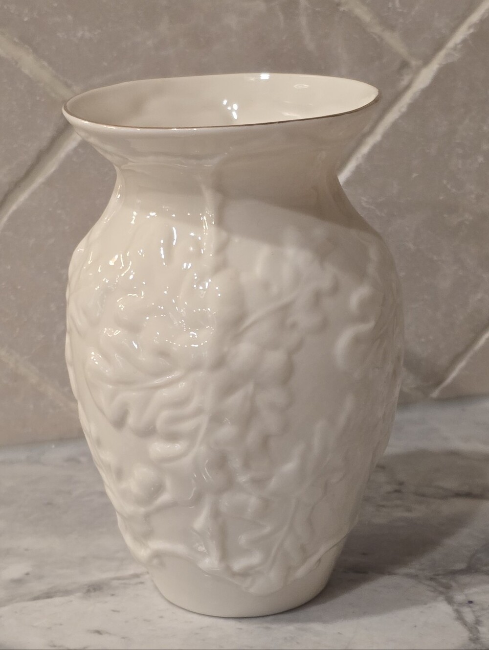 Vintage Belleek Ireland Porcelain Oak Leaf Vase Irish Art Pot Jar Gold Rim